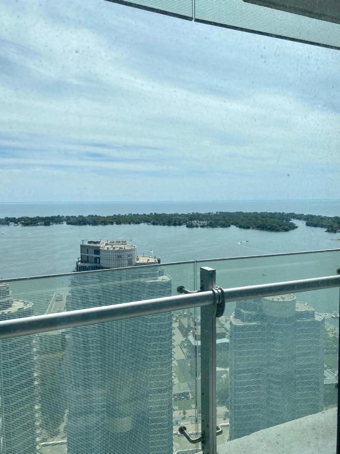 Ihost Suites Ice Condo โตรอนโต ภายนอก รูปภาพ