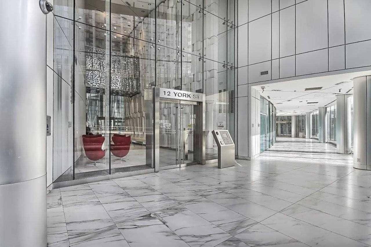 Ihost Suites Ice Condo โตรอนโต ภายนอก รูปภาพ