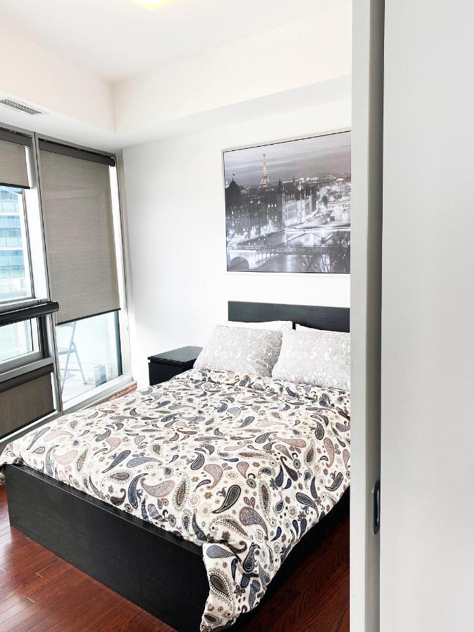 Ihost Suites Ice Condo โตรอนโต ภายนอก รูปภาพ