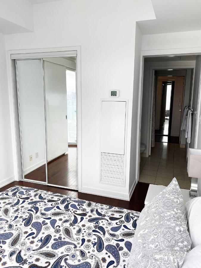 Ihost Suites Ice Condo โตรอนโต ภายนอก รูปภาพ