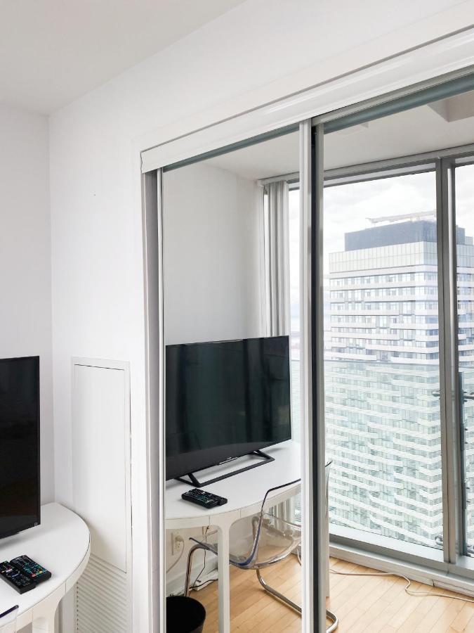 Ihost Suites Ice Condo โตรอนโต ภายนอก รูปภาพ