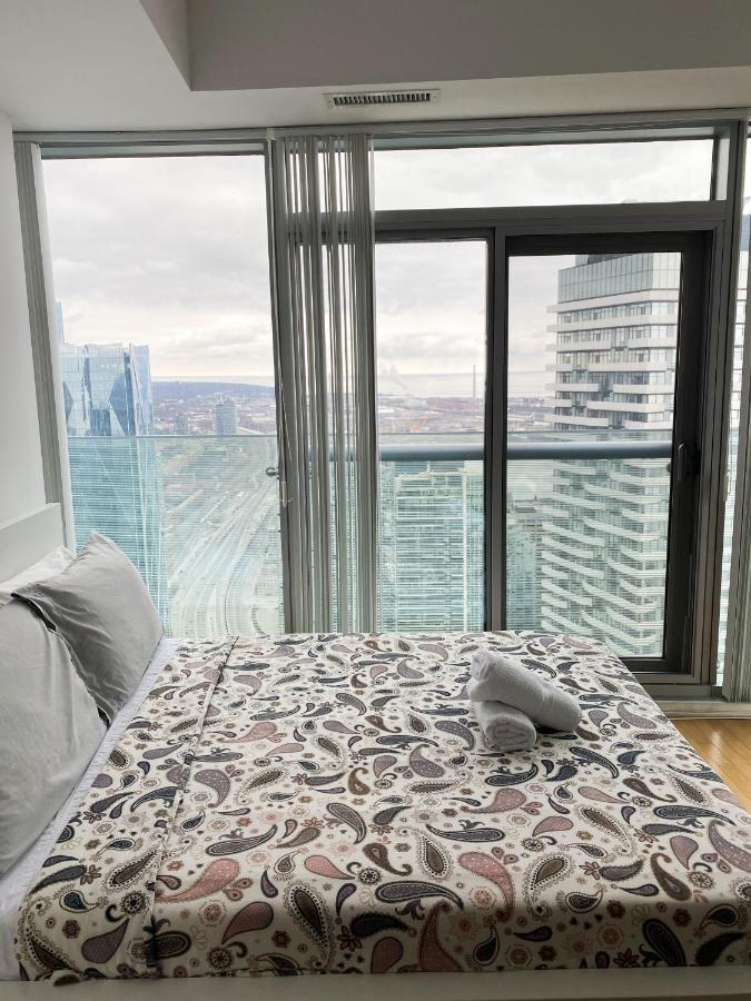 Ihost Suites Ice Condo โตรอนโต ภายนอก รูปภาพ