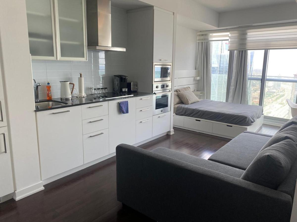 Ihost Suites Ice Condo โตรอนโต ภายนอก รูปภาพ