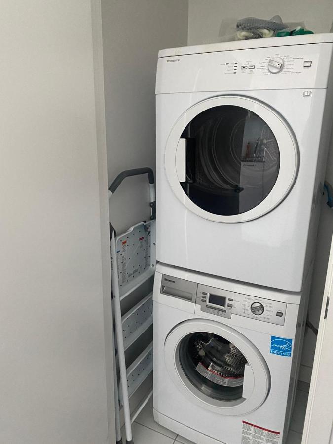 Ihost Suites Ice Condo โตรอนโต ภายนอก รูปภาพ