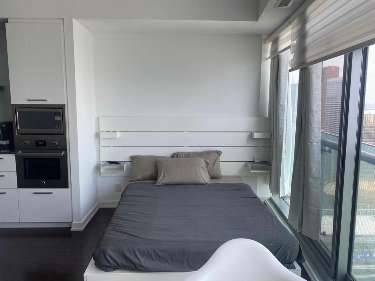 Ihost Suites Ice Condo โตรอนโต ภายนอก รูปภาพ