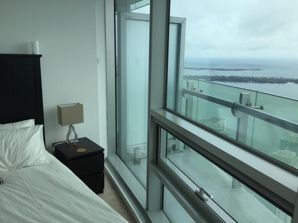 Ihost Suites Ice Condo โตรอนโต ภายนอก รูปภาพ
