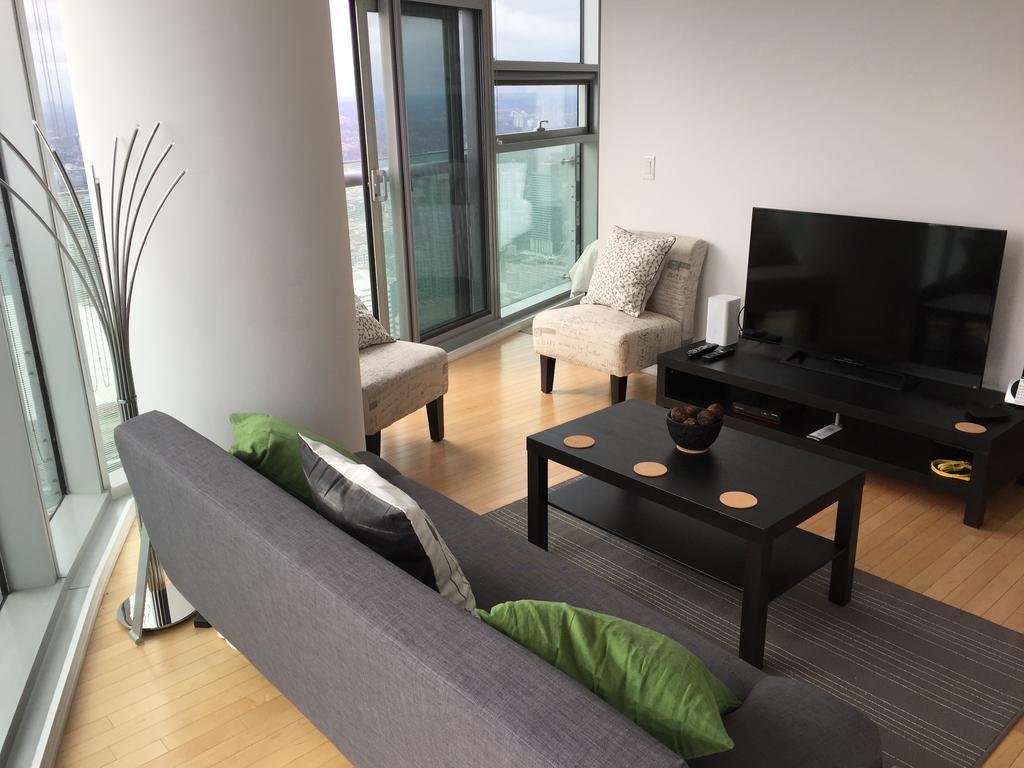 Ihost Suites Ice Condo โตรอนโต ภายนอก รูปภาพ